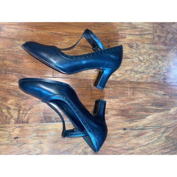 HOT TOPIC T-Strap Mary Janes - Picture 4 of 7